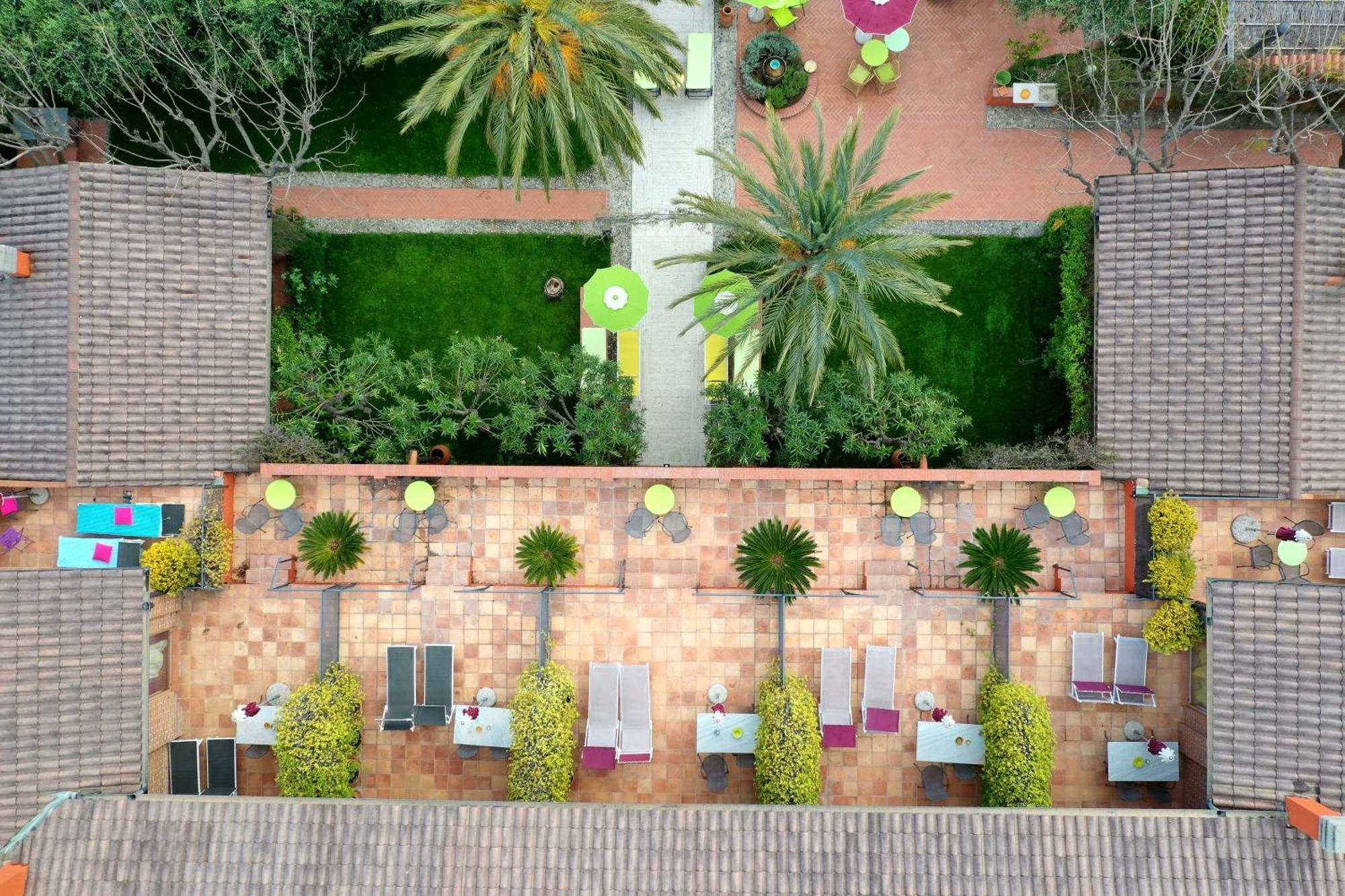 Relais San Damian Aparthotel อิมเปรีอา ภายนอก รูปภาพ